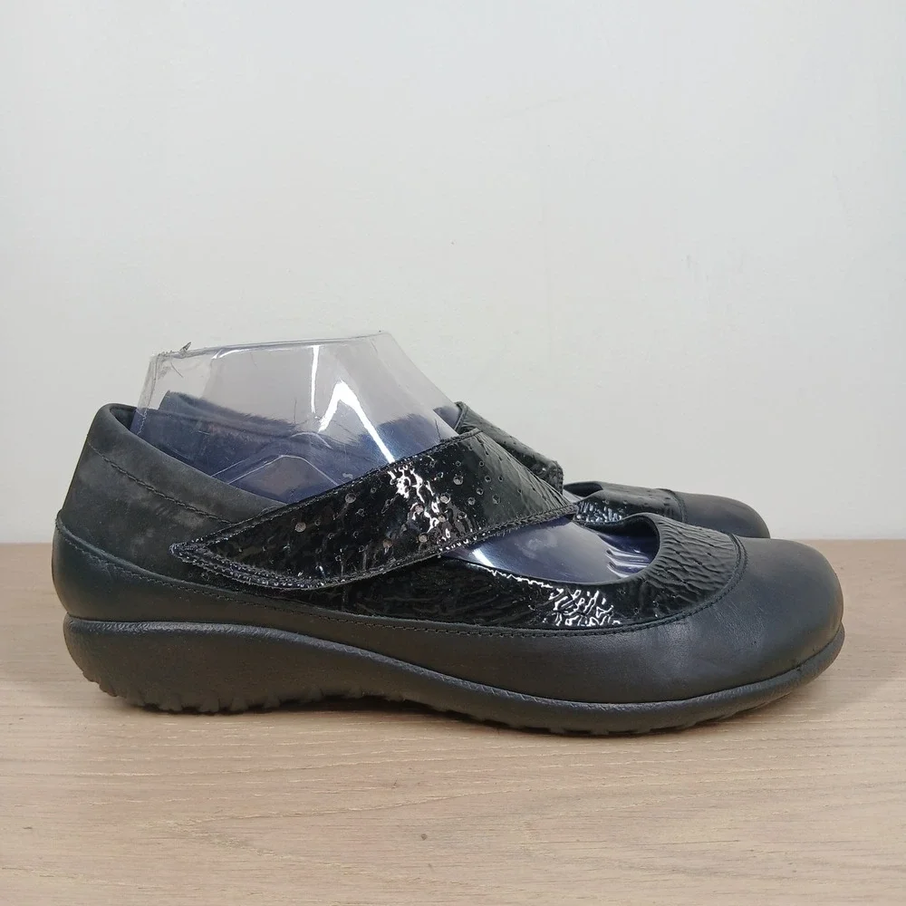 Naot Mary Jane Shoes Women 8 Black Leather Patent Hook Loop Comfort Flat